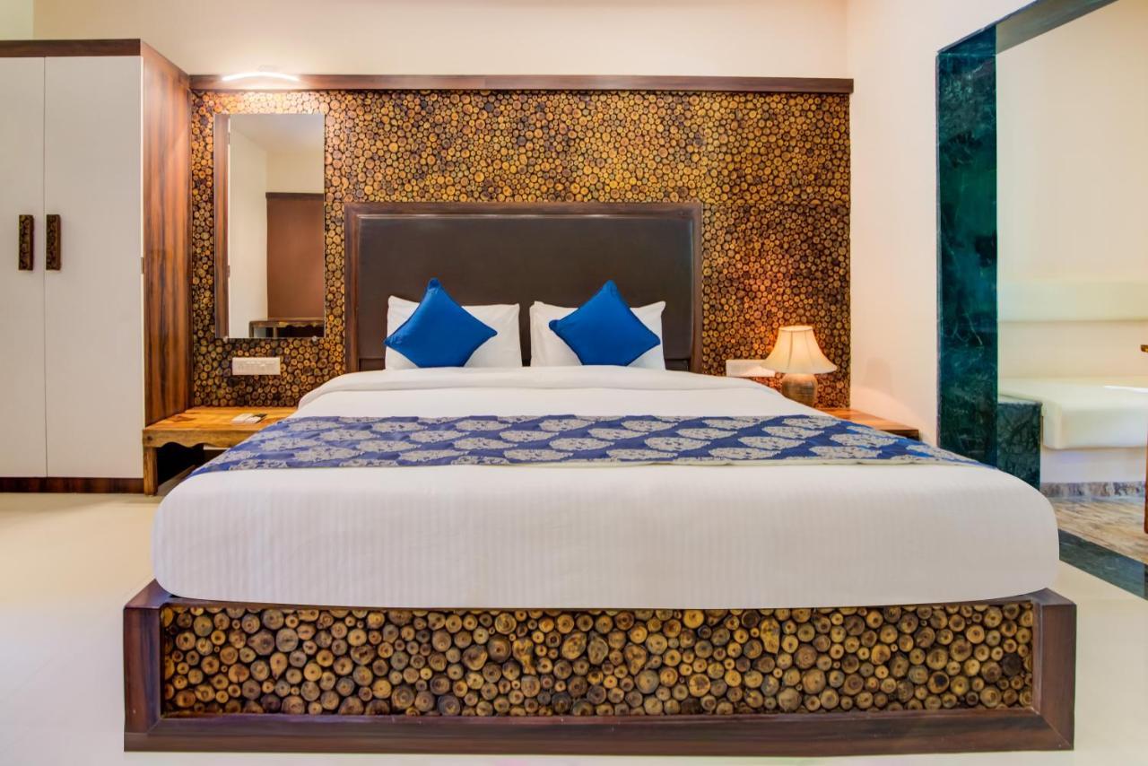 Club Mahindra Netrang Hotel Bagian luar foto