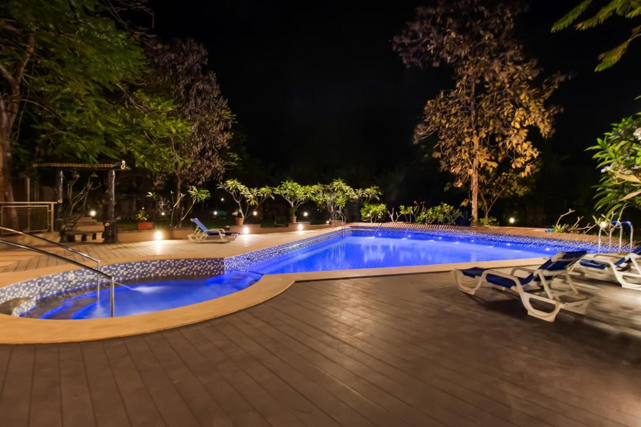 Club Mahindra Netrang Hotel Bagian luar foto