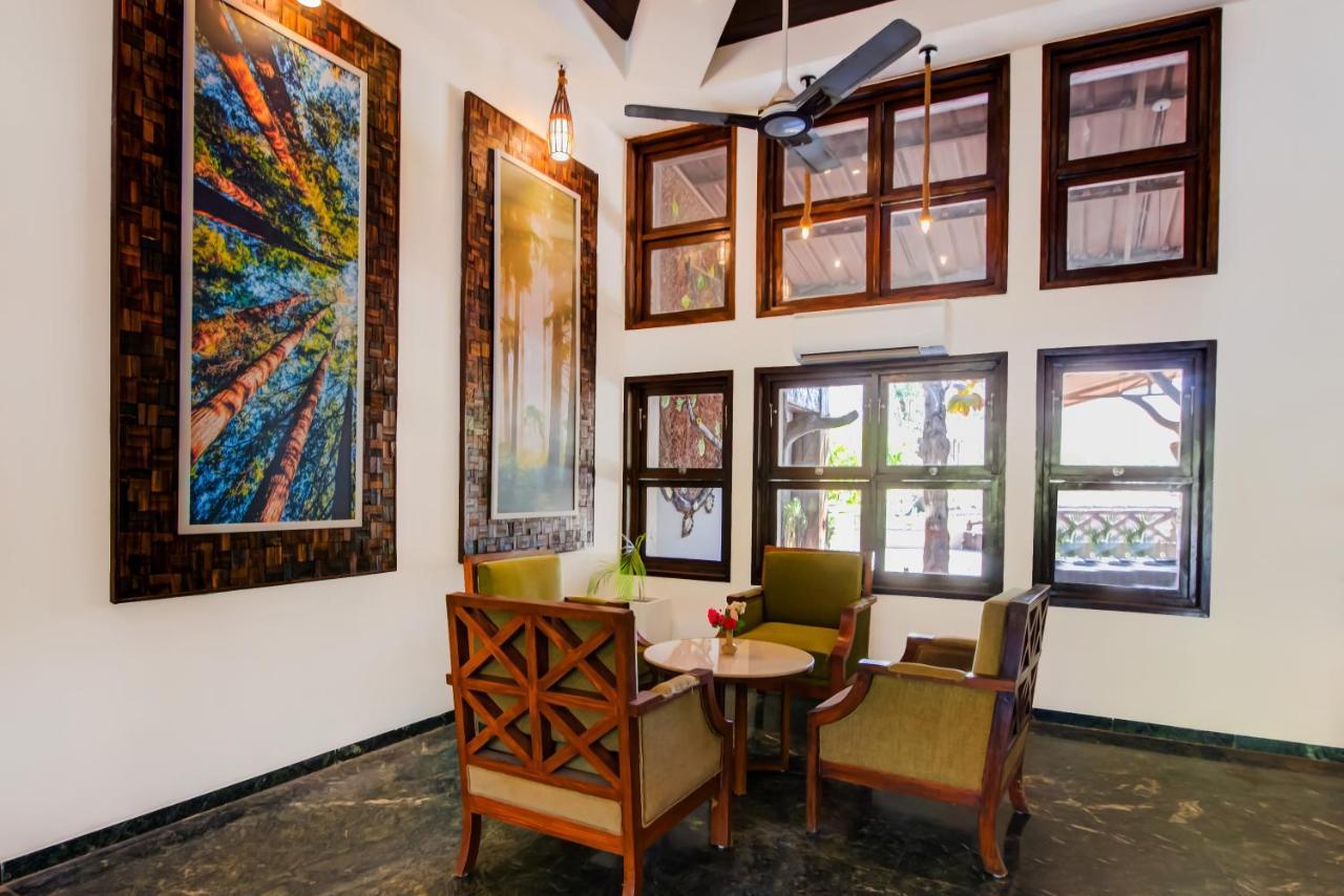 Club Mahindra Netrang Hotel Bagian luar foto
