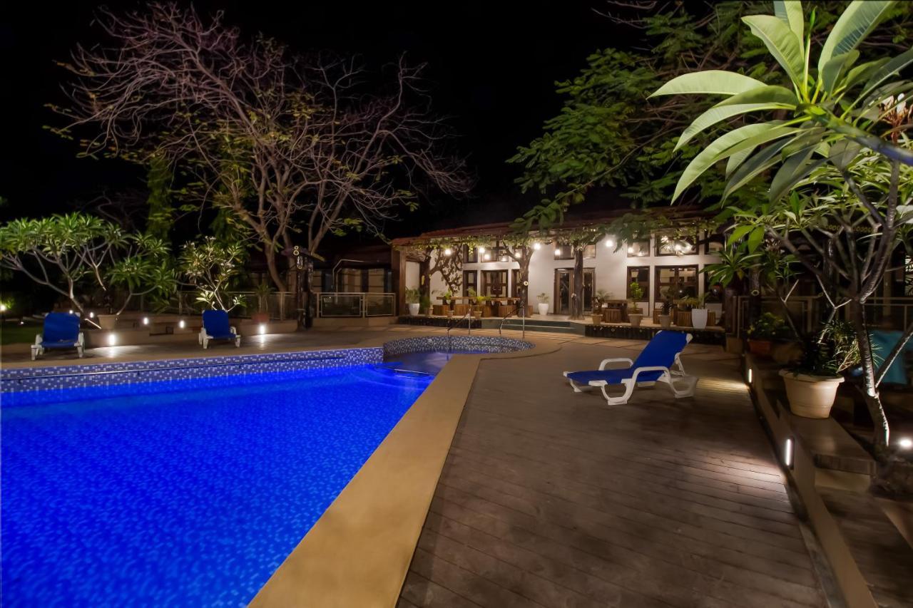 Club Mahindra Netrang Hotel Bagian luar foto